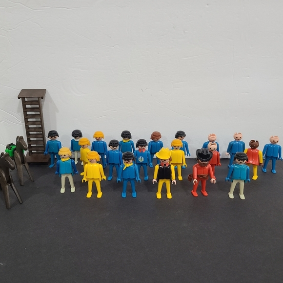 Vintage Playmobil Geobra figures lot 24 - Picture 1 of 11